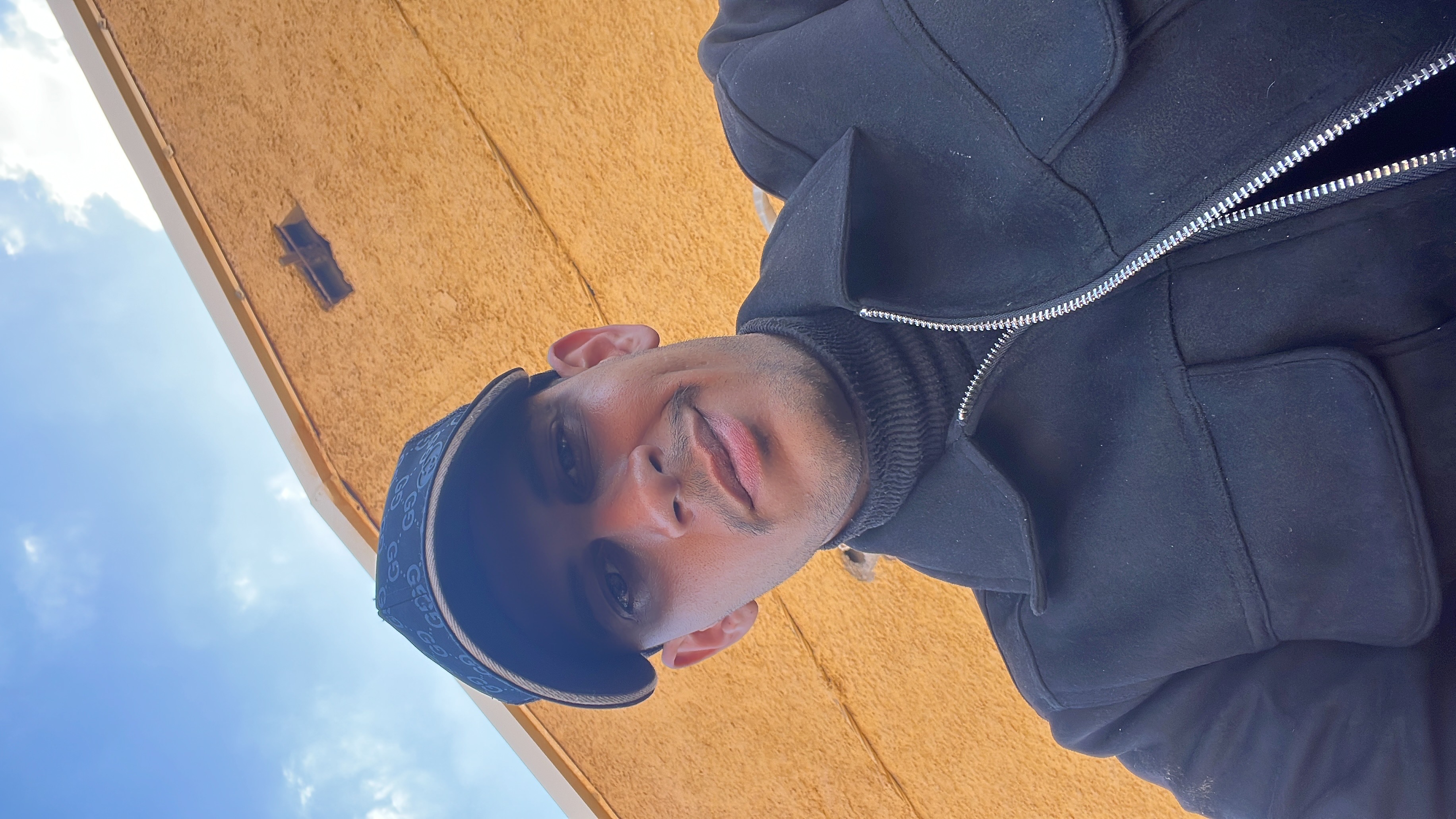 عصام